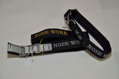 Halsband med text Nosework no 2